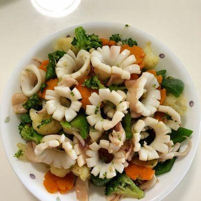 双蔬炒鲜鱿——清新营养的家常美食