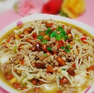 一道美味可口的肉末金针菇炒饭（家庭料理必备，鲜香口感让你回味无穷）