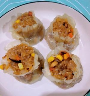 五彩玲珑花苞烧卖，美味与艺术的完美结合（以鲜花为材料，烹饪出口感绝佳的烧卖）