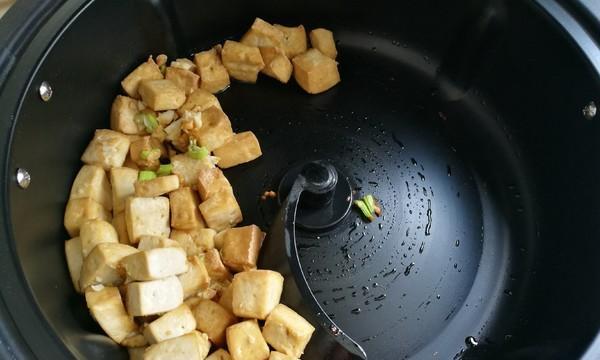 香炸豆腐，美味可口的佳肴（一次过瘾，家庭烹饪必备）