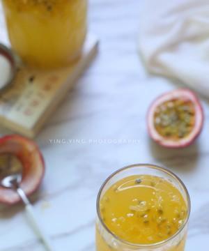 夏日清爽蜂蜜水果饮（健康自制、甜蜜清凉，让你从内到外都充满活力）