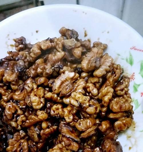健康生活从“以水煮核桃”开始（掌握正确的水煮核桃方法，健康生活不再远离）