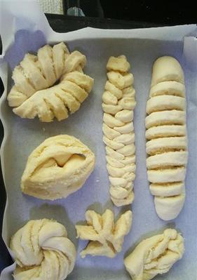 手工揉面制作心形椰蓉面包（爱的味道，甜蜜心情）