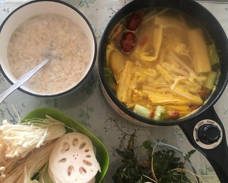 如何制作美味营养的蔬菜酸汤？（一份家常味的健康佳肴）