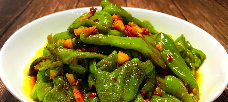 美味又下饭的糖醋虎皮辣椒（用家常菜调出美味佳肴）