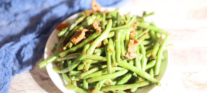 美味健康的肉片豆角（如何做出口感鲜美，营养均衡的肉片豆角）