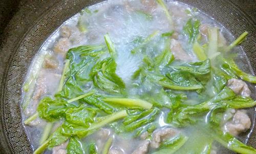 小白菜滑肉汤的做法（家常汤菜，味美营养）