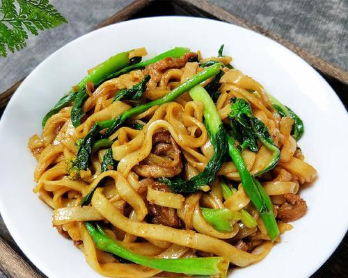 以鲜味素炒山水河粉（健康美味的素食佳肴）