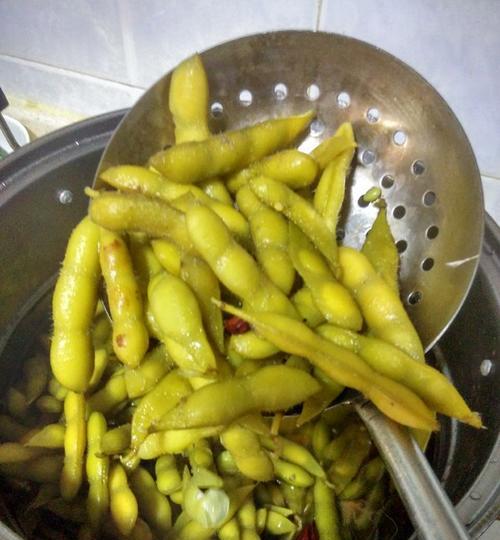 美味五香毛豆的制作方法（自家手制让你吃到更健康的毛豆）