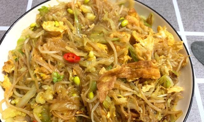 炒卷心菜粉条，美味又营养（用肉和蔬菜搭配，口感更佳）