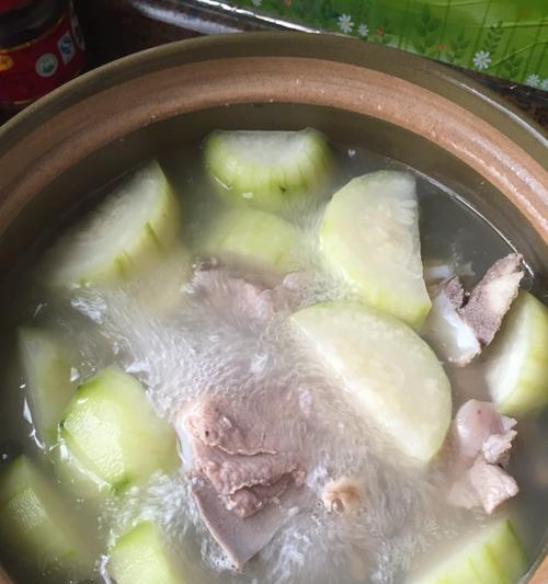 以西洋菜褒扇骨的做法（健康美味，简单易学）