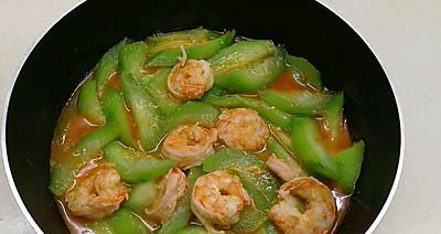 健康美味丨虾仁丝瓜煲（轻松一步，为家人呈现美味佳肴）