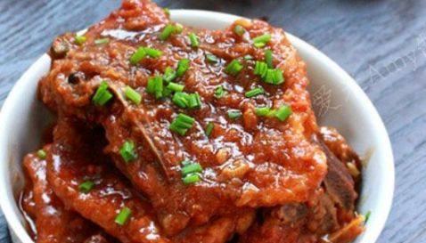 美味五香大排的制作方法（传统口感，家庭DIY，美食佳品）