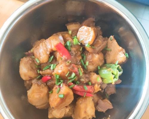 芋头鸡脯肉的美味烹饪方法（健康营养口感绝佳）