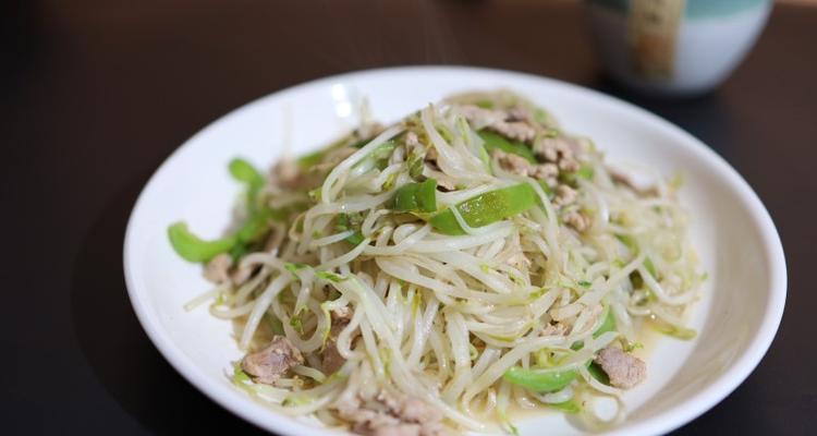 美味营养，肉丝豆芽的做法（简单易学，让你轻松做出美食）