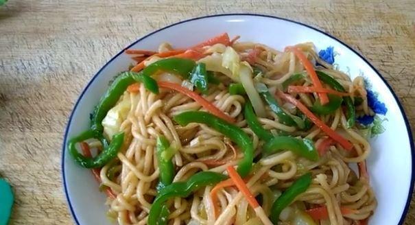 以素面为主的美食做法（享受简单美味，健康生活不打烊）