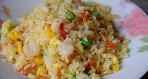 虾仁炒饭的制作方法（一道美味的中式料理）