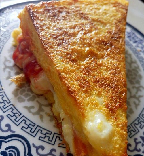 以西多士的经典做法（教你做出外酥里嫩的美味佳肴）