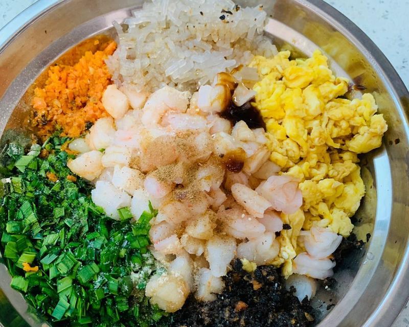如何制作美味的素三鲜水饺（从选材到包馅，轻松做出口感鲜美的素三鲜水饺）