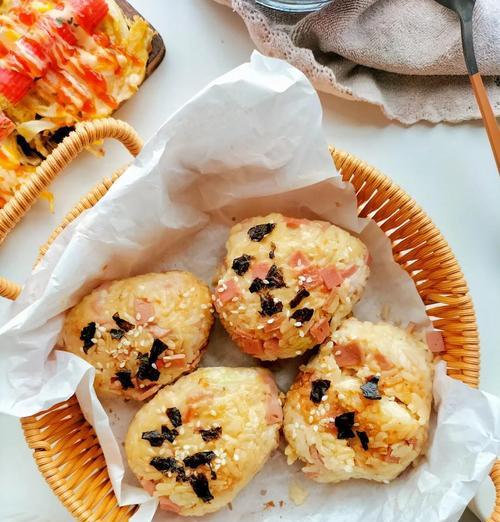 学做芝士云朵蛋（以芝士为主材料的煎蛋佳品）