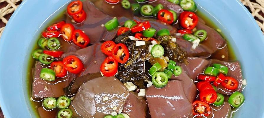 酸菜炖鸭血，一道营养丰富的美食（做法简单，口感鲜美，营养价值高）
