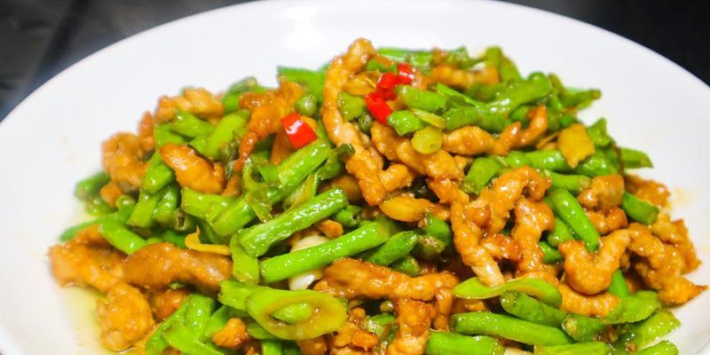 家常美食——白豆角炒肉（清热解暑，鲜美可口，做法简单易学！）