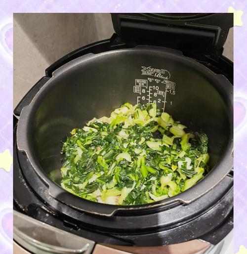 美味香肠炒青菜的做法（简单易学，健康美食）