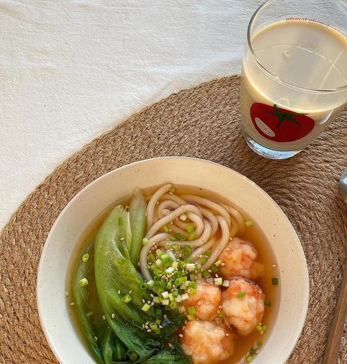 素食美味（一碗素食，营养美味，体验清爽）