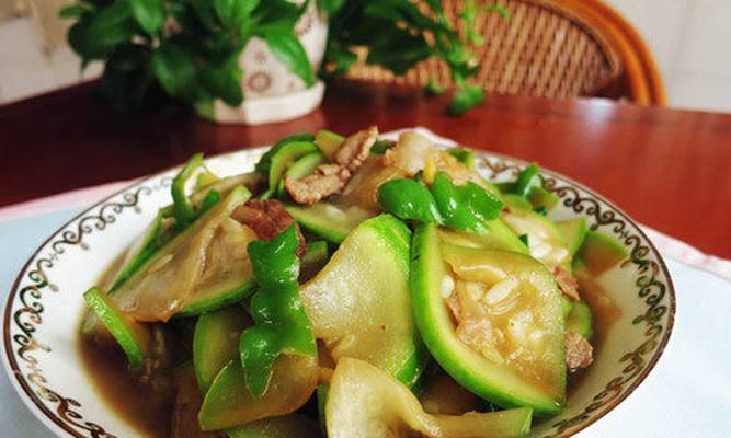 清炒青椒瓠子（健康美味，营养均衡）