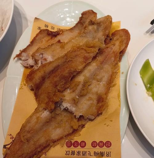 糟香猪首的烹饪艺术（如何做出嫩滑入味的糟香猪头肉菜品）