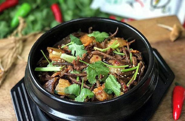 茶树菇羊肉汤，暖胃暖心（家常汤品，营养美味）