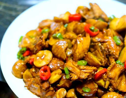 私房板栗烧鸡——美味健康的家常菜（秋季必备，用板栗入菜，让家人健康美味一起享受）