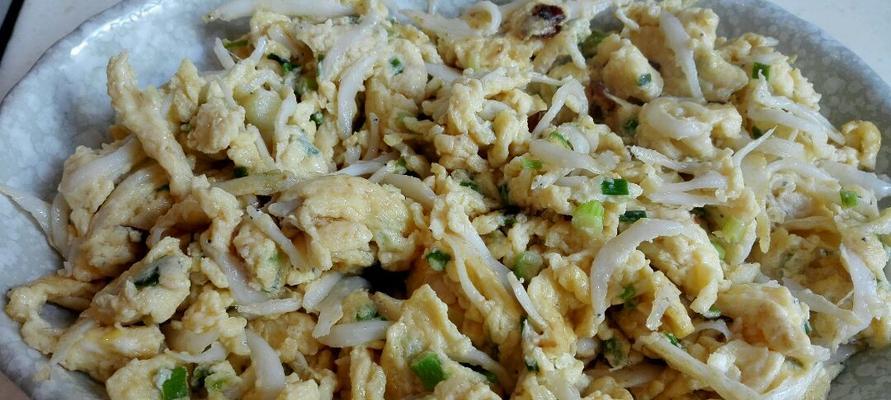 以银鱼跑蛋为主材的美食制作方法