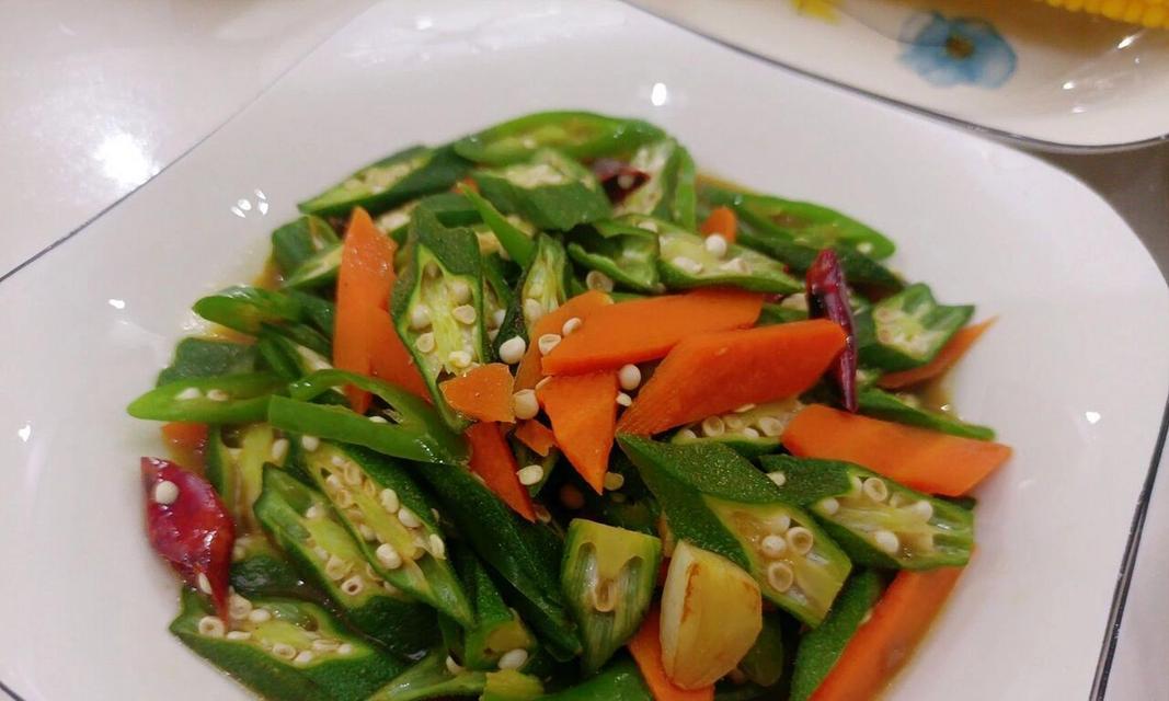 青椒萝卜小炒的制作方法（色香味俱佳，营养丰富，）