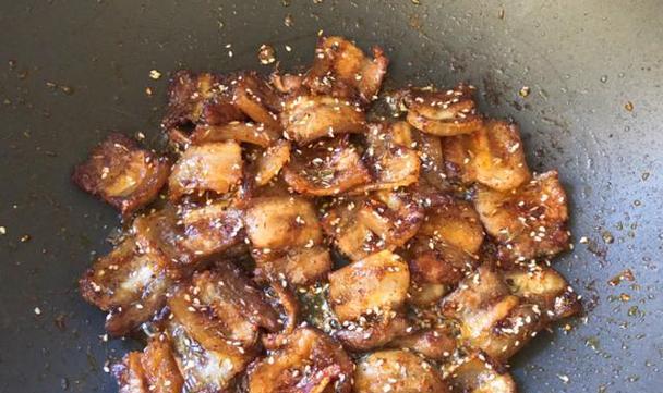 美食诱惑——以太阳卷五花肉的制作方法（独特创意，美味不容错过）