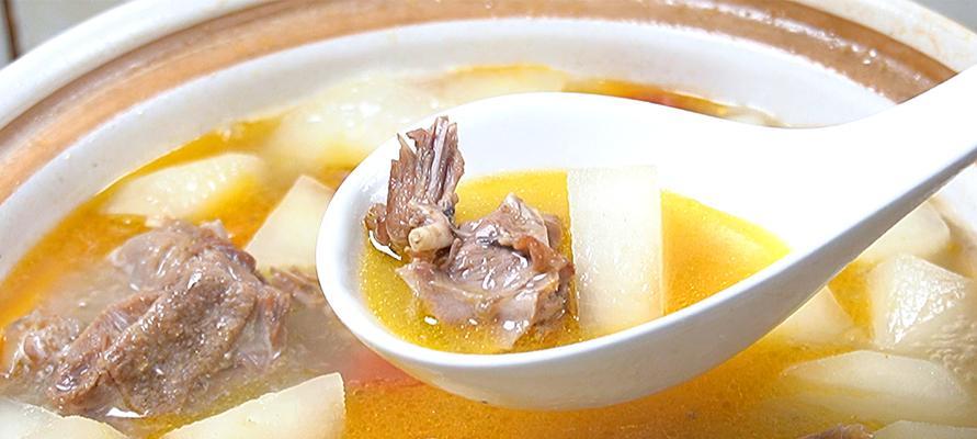 猪肉干焖白萝卜——美味可口的佳肴（健康营养的家常菜，教你轻松制作）