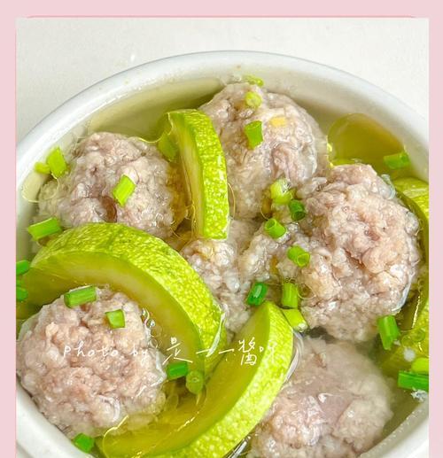 猪肉角瓜馅的制作方法（做自己喜欢的美食）