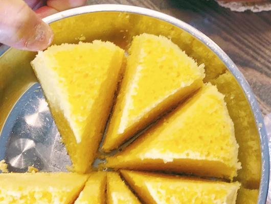 玉米烫面发糕的制作方法（用新鲜玉米烫出的口感细腻、香甜可口的发糕）