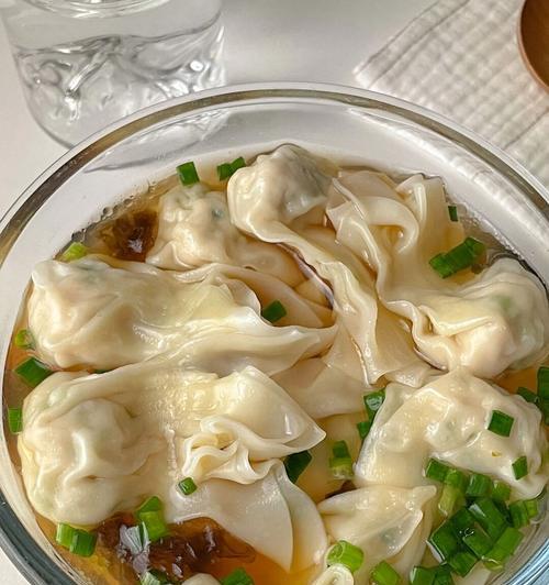 香浓紫菜馄饨，让你回味无穷（用紫菜做馄饨，浓香四溢的美味享受）