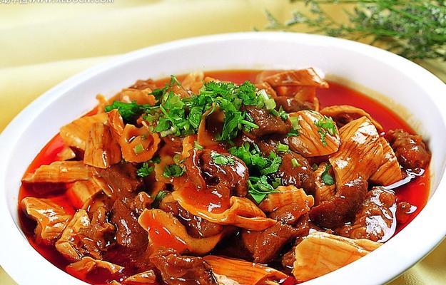 家常美食，香辣牛肚的做法（让你尝尽口感丰富的美味佳肴）