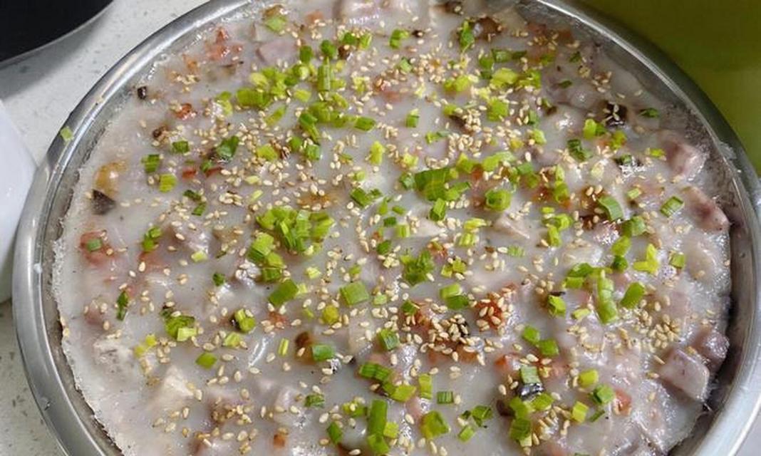 蒸芋头糕的制作方法（传统点心糕类之一，以芋头为主料，口感软糯香甜）