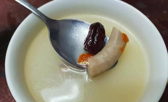 小肠瘦肉汤的营养价值与烹饪技巧（掌握小肠瘦肉汤的制作步骤，轻松享受美味佳肴）