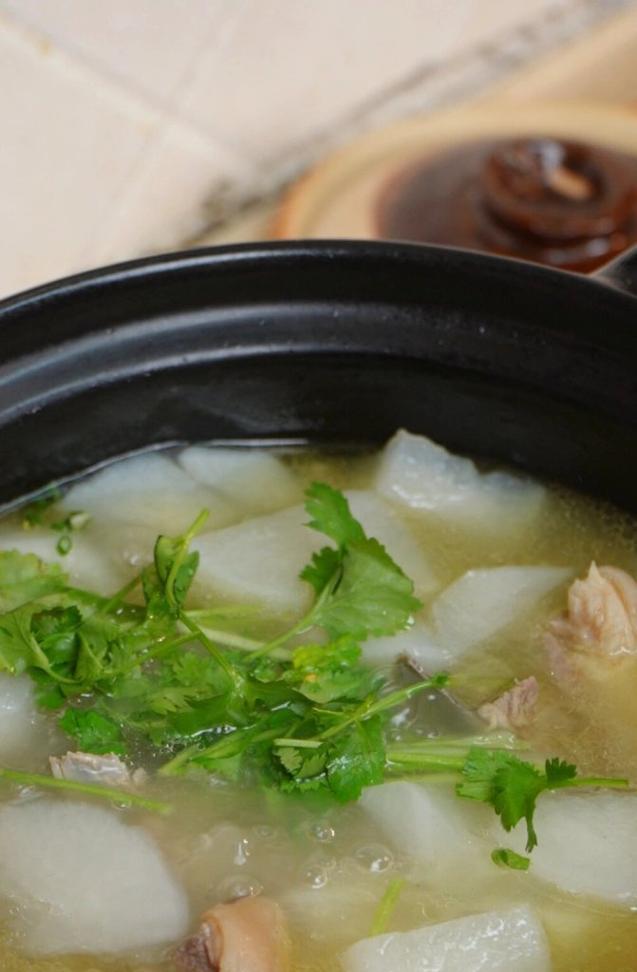 羊肉烩萝卜的做法（传统美食，味道鲜美）