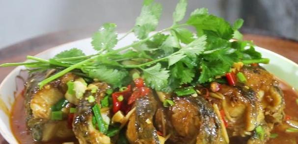 水滑葡萄鱼双吃的制作方法（融合鲜香和口感的美食佳选）
