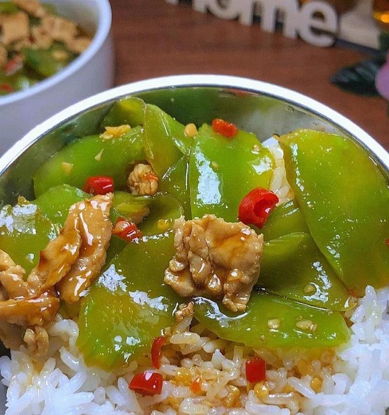 家常美食——以乌笋炒肉（美味又健康，用乌笋炒肉让你吃得安心）