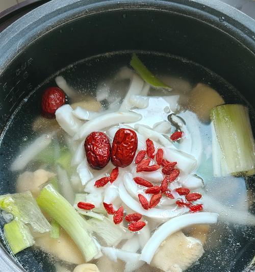 椰子鸡的制作方法（如何制作美味的椰子鸡）