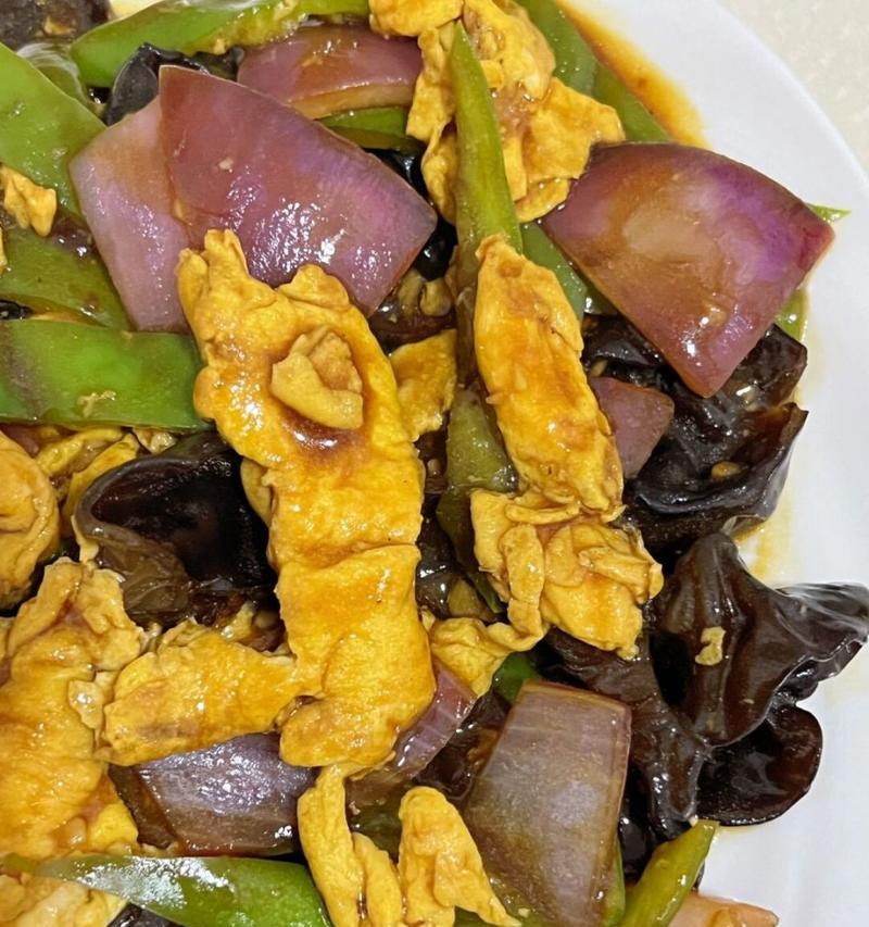 香煎洋葱木耳土鸡蛋（简单易做，味道鲜美，开胃又营养）