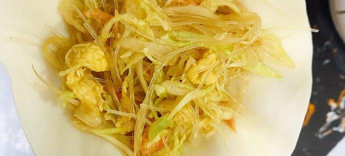 虾皮鸡蛋包菜饺子的制作方法（香气四溢，口感鲜美的另类饺子/虾皮和鸡蛋的完美融合）