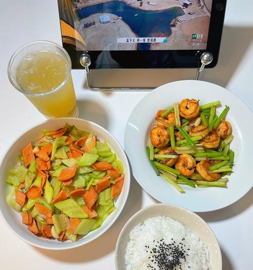 小白也能做美食！（火腿肠炒通心粉的简单做法。）