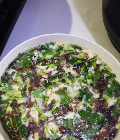 紫菜西红柿火腿肠蛋汤的做法（美味又营养，家常小炖菜）